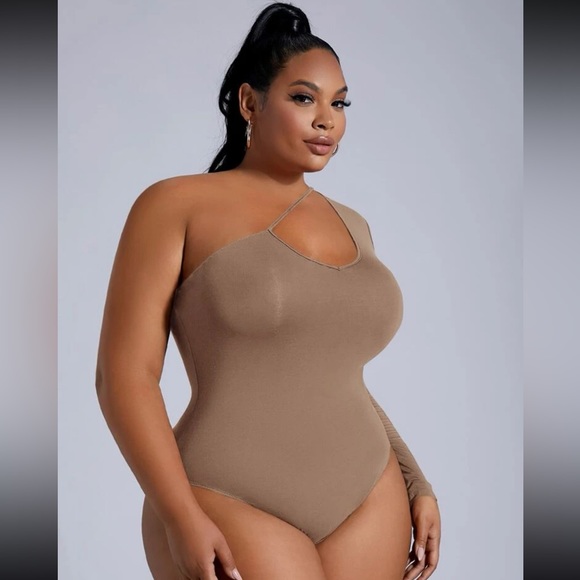 One shoulder strap detail bodysuit - Picture 5 of 5